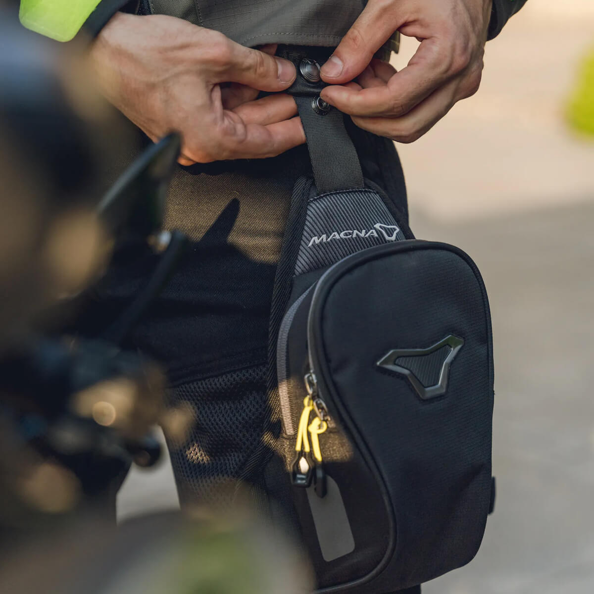 Bolsa de Perna Moto Premium MACNA